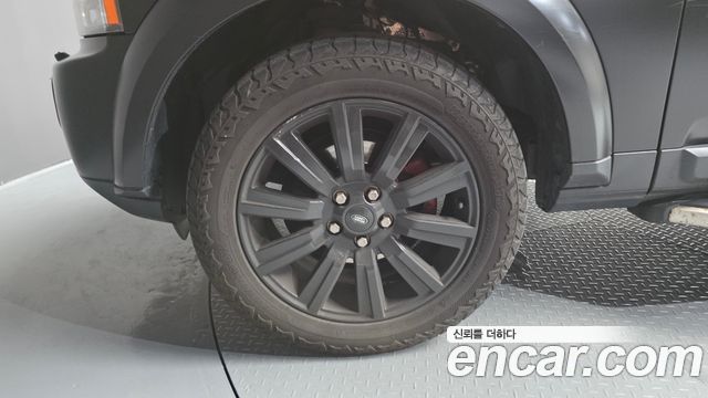 Land Rover Discovery 2010 — photo 5
