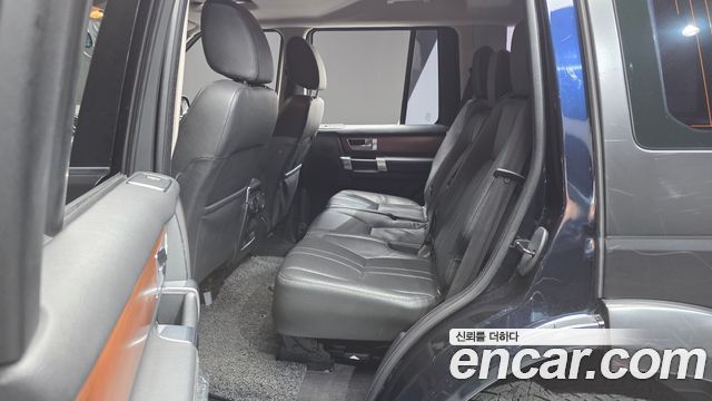 Land Rover Discovery 2010 — photo 12