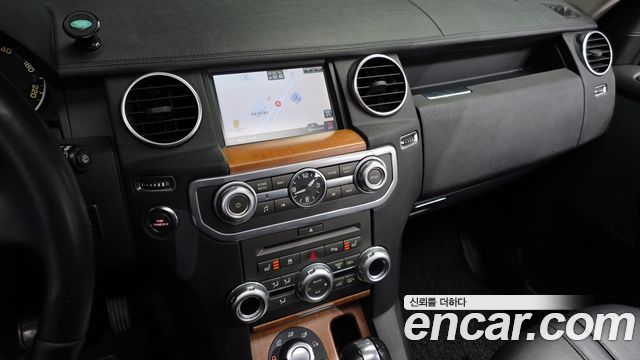 Land Rover Discovery 2010 — photo 14