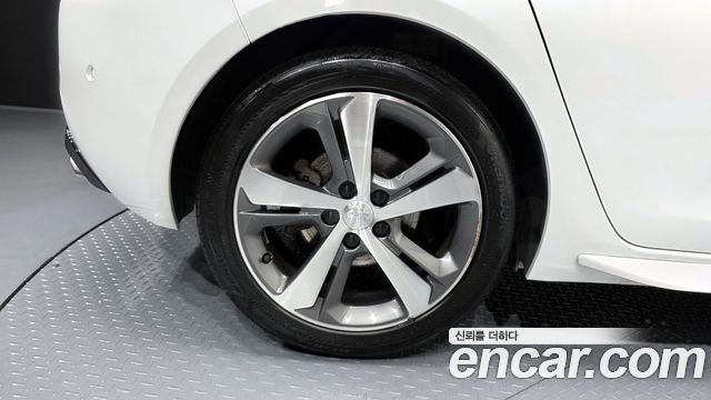 Peugeot 308 2019 — photo 5