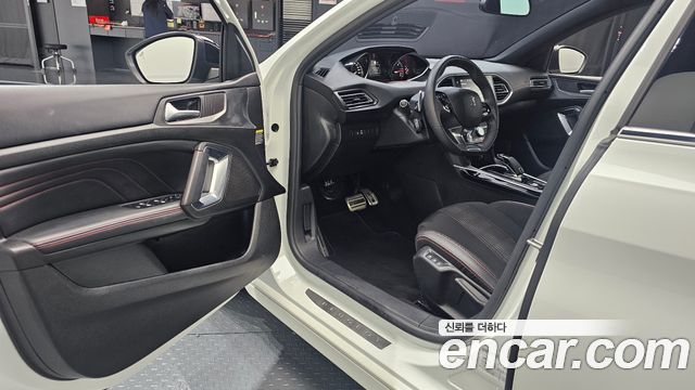 Peugeot 308 2019 — photo 13