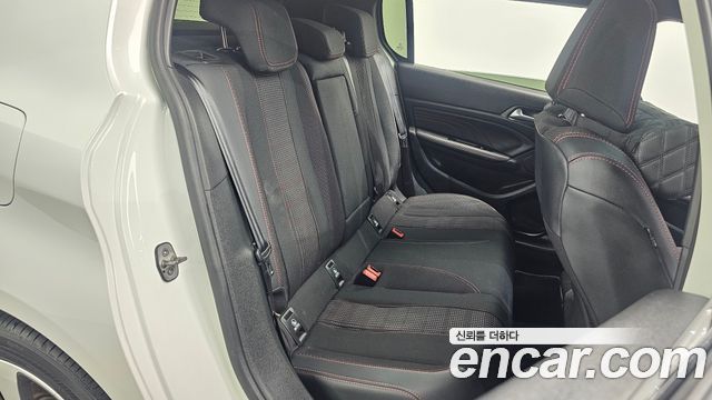 Peugeot 308 2019 — photo 17