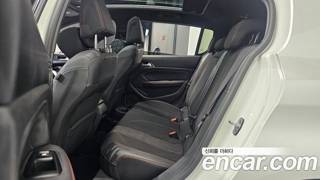 Peugeot 308 2019 — photo 18