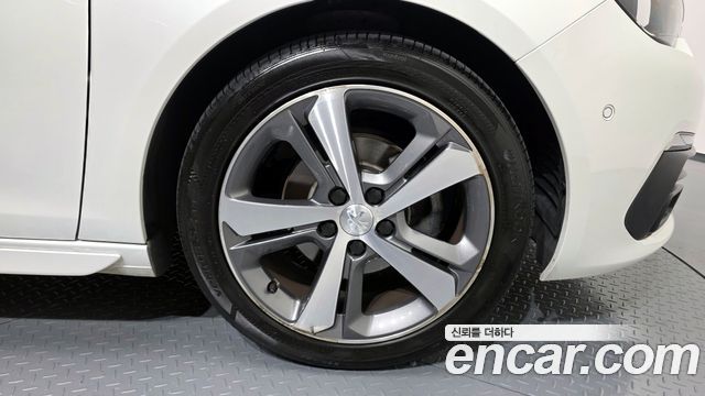 Peugeot 308 2019 — photo 7