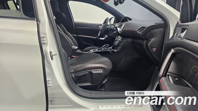 Peugeot 308 2019 — photo 16
