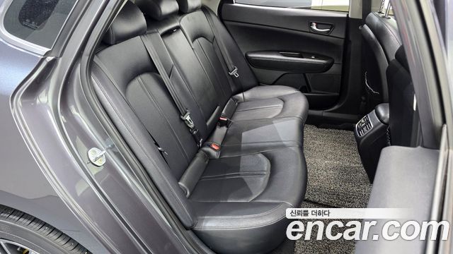 Kia K5 2016 — photo 11