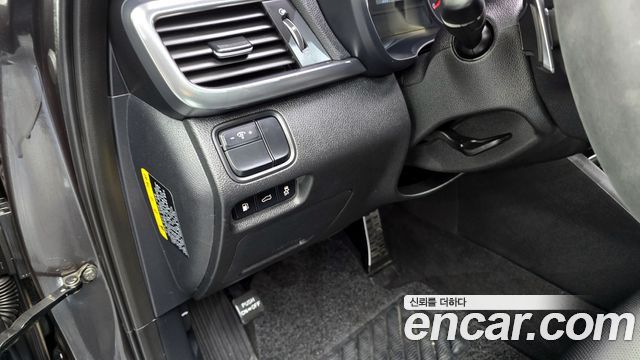 Kia K5 2016 — photo 19