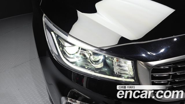 Kia Canival 2020 — photo 8