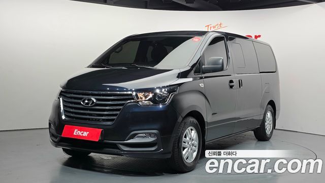 Hyundai Starex 2019 — photo 1