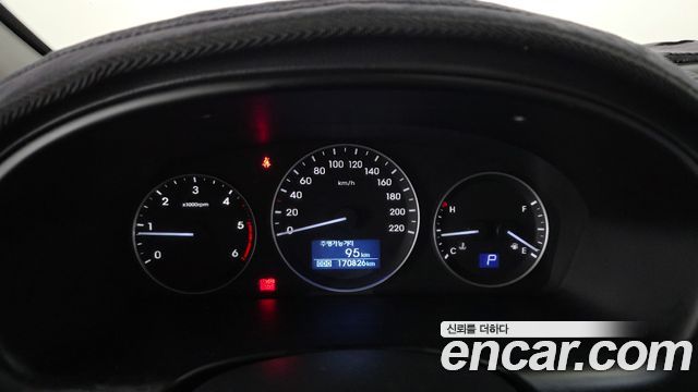 Hyundai Starex 2019 — photo 11