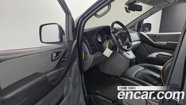 Hyundai Starex 2019 — photo 17