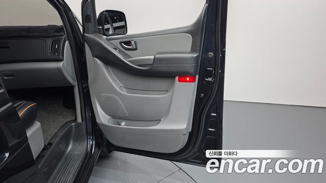 Hyundai Starex 2019 — photo 14