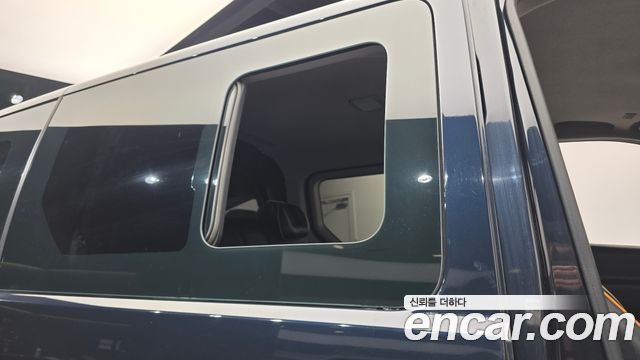 Hyundai Starex 2019 — photo 32