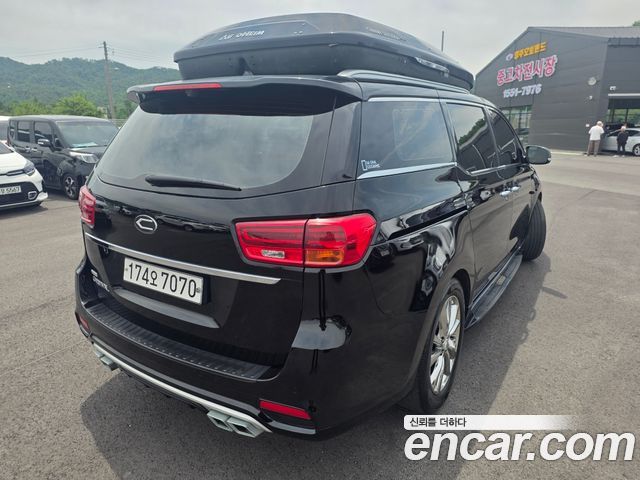 Kia Canival 2019 — photo 2