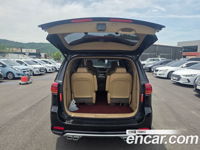 Kia Canival 2019 — photo 20
