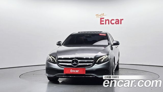 Mercedes-Benz E-Class 2017 — photo 3