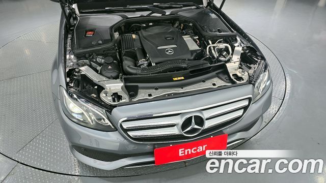 Mercedes-Benz E-Class 2017 — photo 6