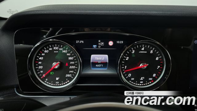 Mercedes-Benz E-Class 2017 — photo 11
