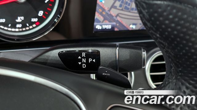 Mercedes-Benz E-Class 2017 — photo 12