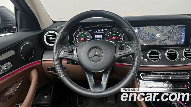 Mercedes-Benz E-Class 2017 — photo 18