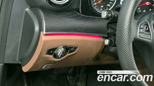 Mercedes-Benz E-Class 2017 — photo 19