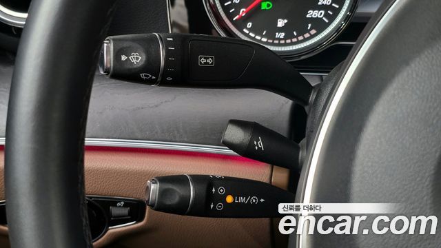 Mercedes-Benz E-Class 2017 — photo 20