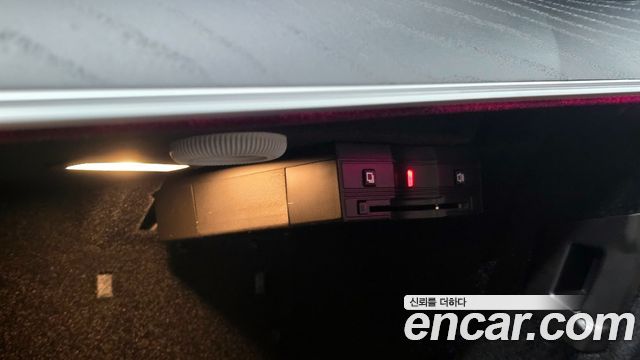 Mercedes-Benz E-Class 2017 — photo 21