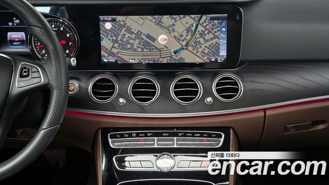 Mercedes-Benz E-Class 2017 — photo 24