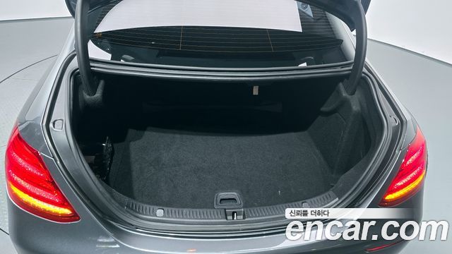 Mercedes-Benz E-Class 2017 — photo 31