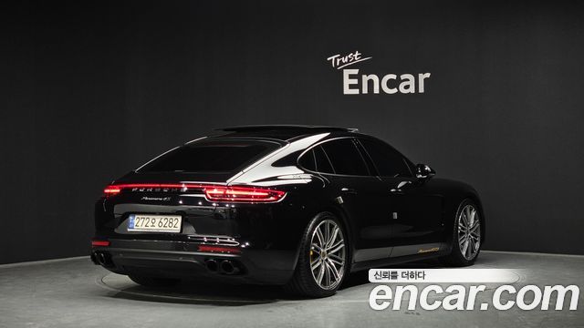 Porsche Panamera 2018 — photo 2