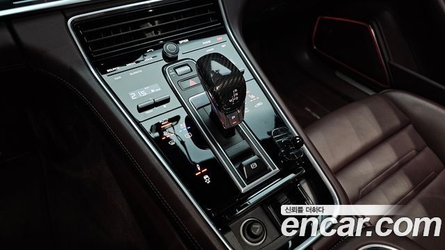 Porsche Panamera 2018 — photo 12