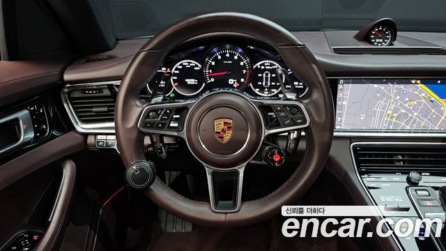 Porsche Panamera 2018 — photo 19
