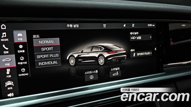 Porsche Panamera 2018 — photo 22