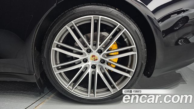 Porsche Panamera 2018 — photo 7
