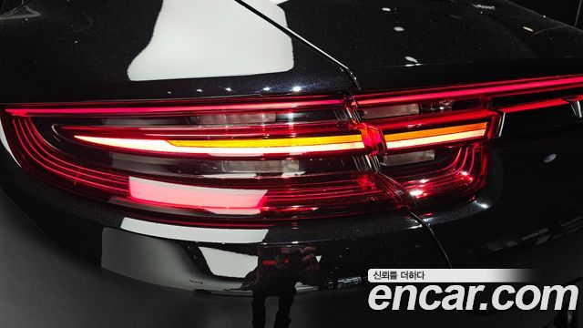 Porsche Panamera 2018 — photo 9