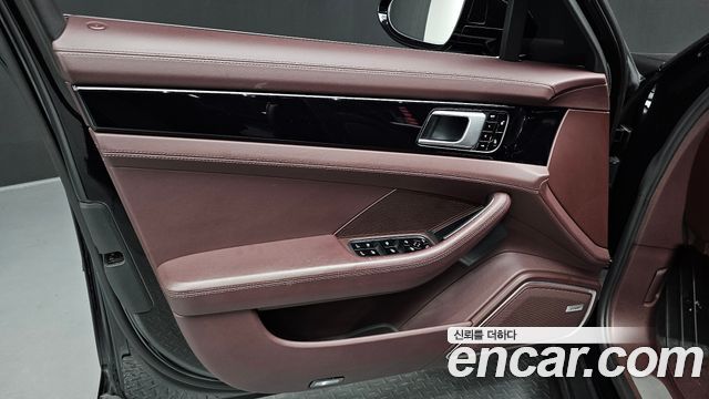 Porsche Panamera 2018 — photo 14