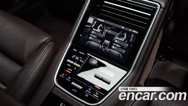 Porsche Panamera 2018 — photo 30