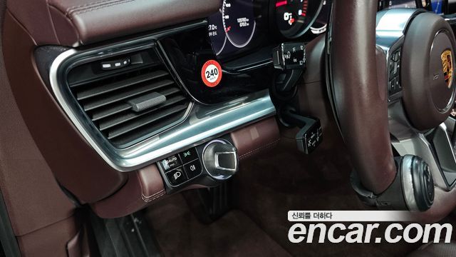 Porsche Panamera 2018 — photo 32
