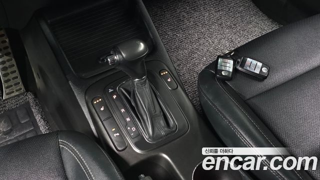 Kia K3 2013 — photo 12