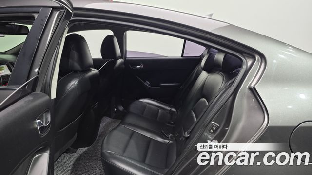 Kia K3 2013 — photo 18