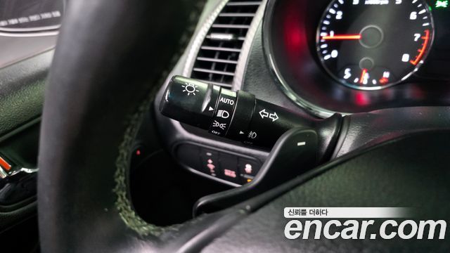 Kia K3 2013 — photo 27