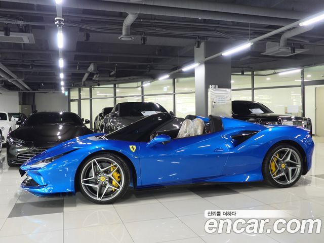 Ferrari F8 2022 — photo 2