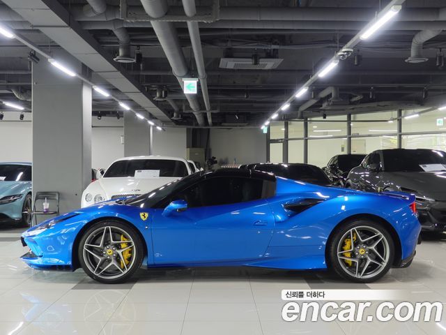 Ferrari F8 2022 — photo 3