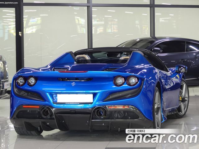 Ferrari F8 2022 — photo 4
