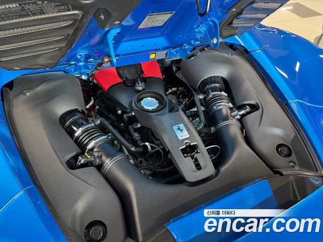 Ferrari F8 2022 — photo 5