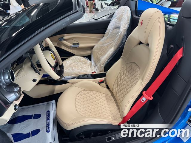 Ferrari F8 2022 — photo 9