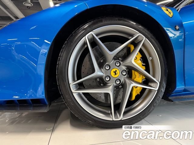 Ferrari F8 2022 — photo 16