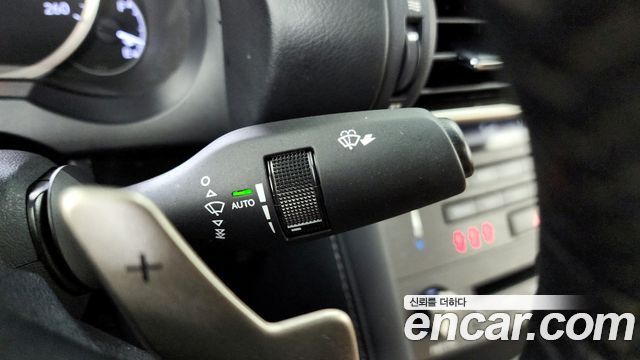 Lexus IS 2019 — photo 25
