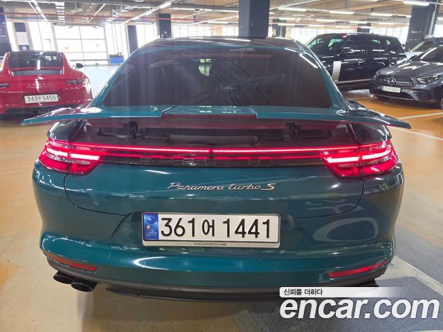 Porsche Panamera 2019 — photo 2