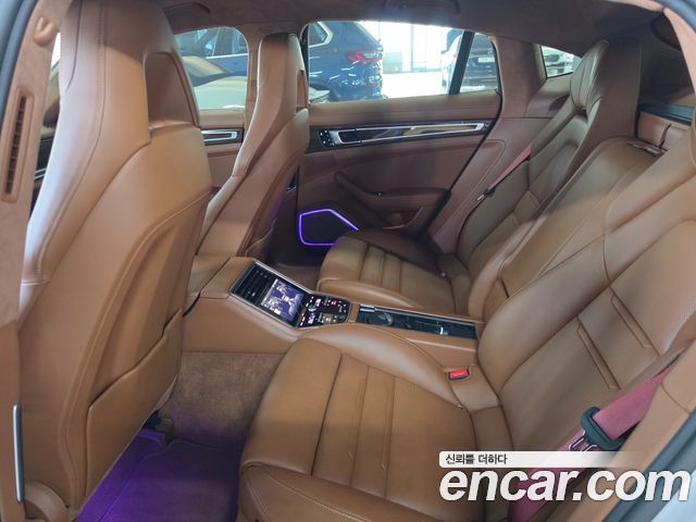 Porsche Panamera 2019 — photo 11